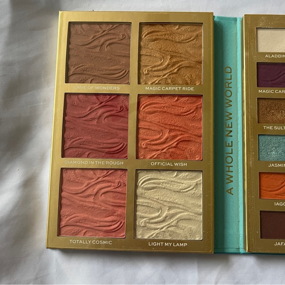 Revolution Beauty Disney Princess Aladdin Palette - Picture 4 of 5